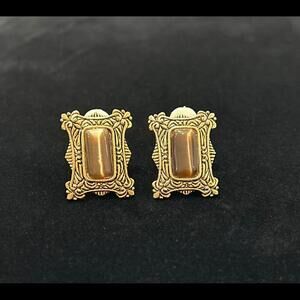 Vintage Clip On Earrings